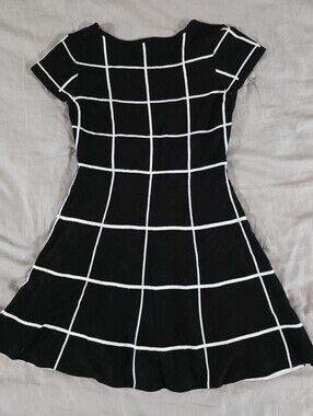 My Michelle Girls Black and White Windowpane Short Sleeve Dress Size Small